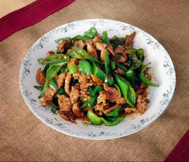 辣椒炒肉最好吃的15種做法,配上白米飯,不下兩碗你來找我!