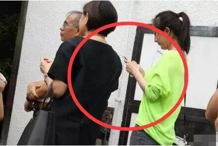 看完baby婆婆,再看看楊冪婆婆,差距不是一般大