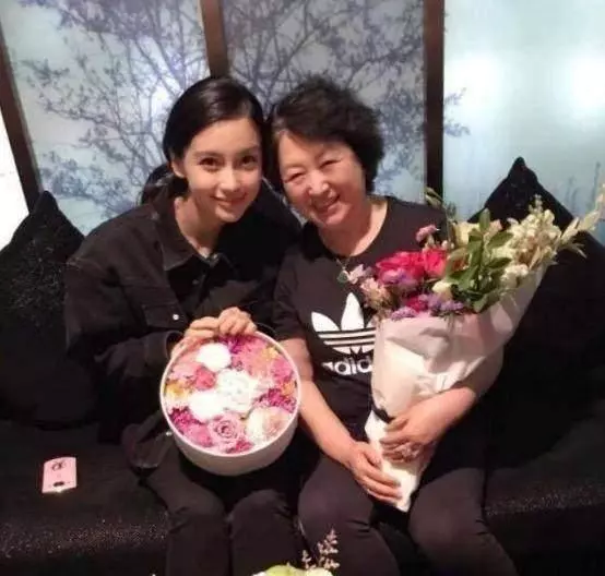 看完baby婆婆,再看看楊冪婆婆,差距不是一般大
