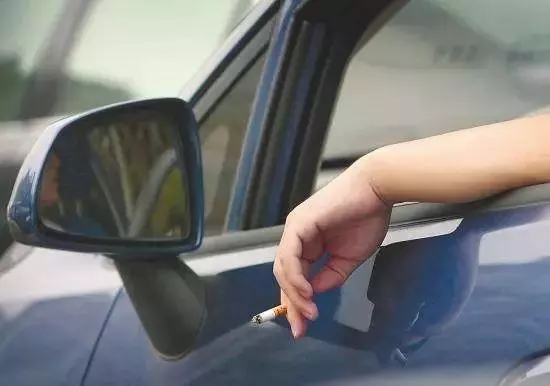 為什麼很多老司機上路時,從來都是開一個車窗?