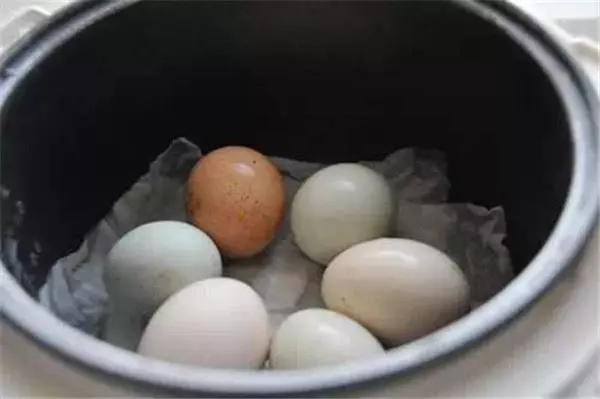 原來我們蒸蛋的時候少放了「這樣東西」,難怪餐廳賣的蒸蛋又香又滑又好吃!