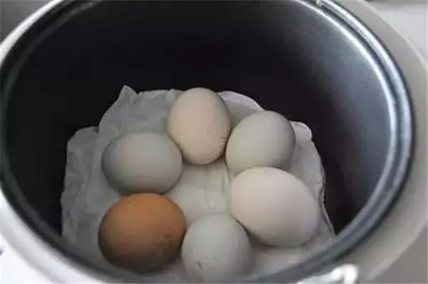原來我們蒸蛋的時候少放了「這樣東西」,難怪餐廳賣的蒸蛋又香又滑又好吃!
