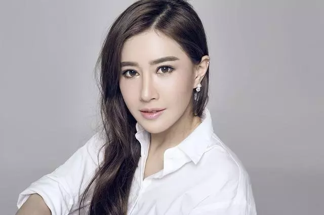 婆婆雇保姆伺候我坐月子,老公出差回家對保姆說這話,我才知真相