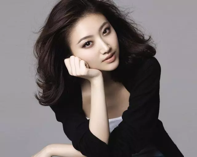 婆婆雇保姆伺候我坐月子,老公出差回家對保姆說這話,我才知真相