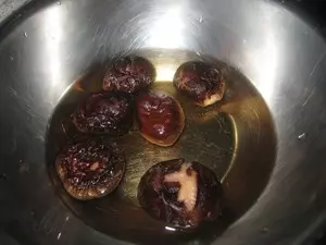 香菇蒸肉餅很喜歡用湯和肉拌飯吃,哈哈,真的很香很甘很好吃,都不用吃菜了!