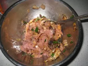 香菇蒸肉餅很喜歡用湯和肉拌飯吃,哈哈,真的很香很甘很好吃,都不用吃菜了!