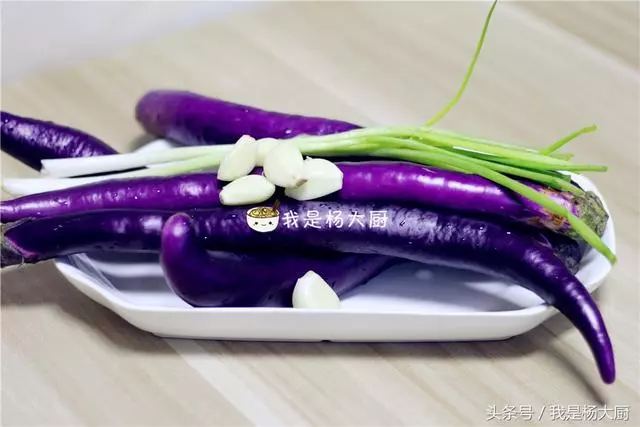媽媽教我這樣燒茄子,簡單又方便!超級下飯,每次都吃兩大碗飯!愛吃茄子的朋友收藏吧!