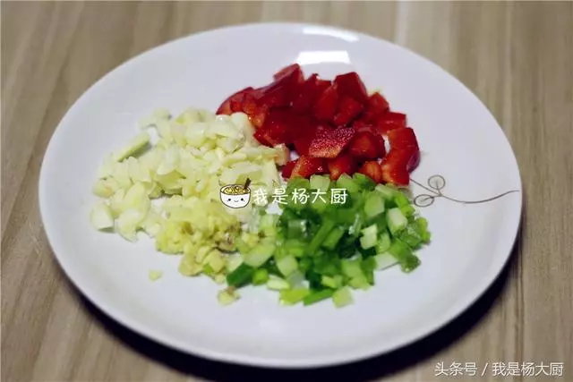 媽媽教我這樣燒茄子,簡單又方便!超級下飯,每次都吃兩大碗飯!愛吃茄子的朋友收藏吧!