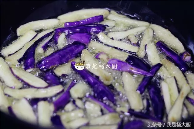 媽媽教我這樣燒茄子,簡單又方便!超級下飯,每次都吃兩大碗飯!愛吃茄子的朋友收藏吧!