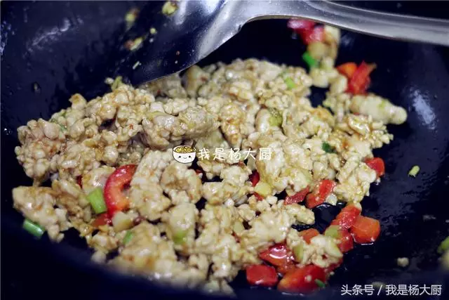 媽媽教我這樣燒茄子,簡單又方便!超級下飯,每次都吃兩大碗飯!愛吃茄子的朋友收藏吧!