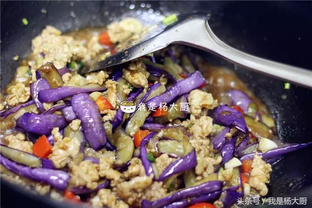 媽媽教我這樣燒茄子,簡單又方便!超級下飯,每次都吃兩大碗飯!愛吃茄子的朋友收藏吧!