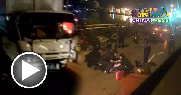 羅厘反方向行駛 撞摩哆群 兀蘭恐怖死亡車禍