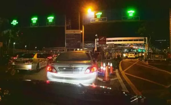 羅厘反方向行駛 撞摩哆群 兀蘭恐怖死亡車禍
