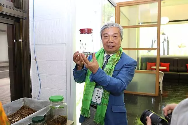 【捅反年改蜂窩】群起攻他退而不休「雙薪肥貓」 陳校長提醒適可而止