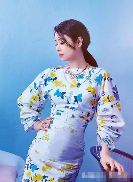 楊冪、林心如、李冰冰同搶一條花裙子穿,結果卻被馬蘇搶盡風頭!真尷尬!