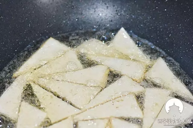 豆腐最新吃法,不僅特別好吃,還超級下飯,你也試試吧