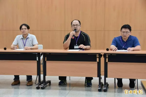 為什麼湖中魚群死亡? 指考化學科考題答案「熱死了!」
