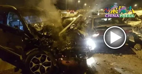 兀蘭關卡又車禍 這回4車連環撞