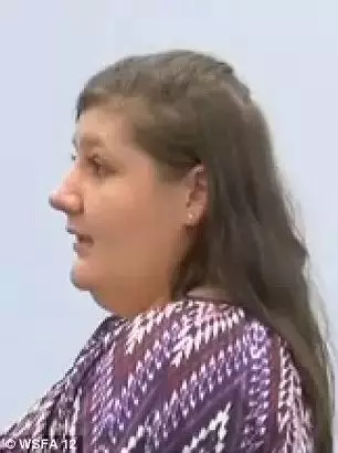 殘忍母親將14個月女兒放入烤箱內烤!