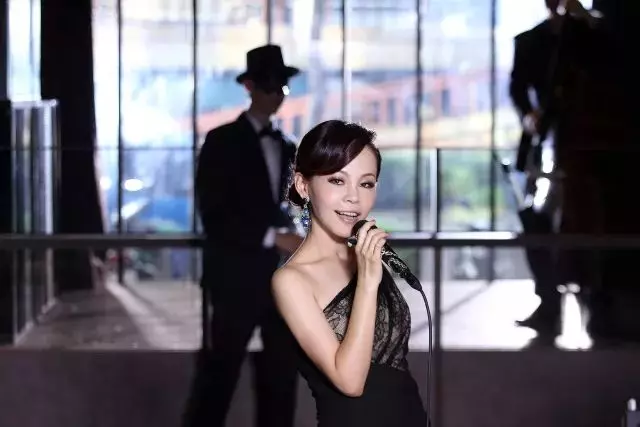 那個說上輩子燒了好香才會遇到這樣的人的彭佳慧離婚了?揭秘離婚內幕!