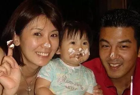 賈靜雯的前夫婆婆,對比現任婆婆,網友:差距不是一般的大!
