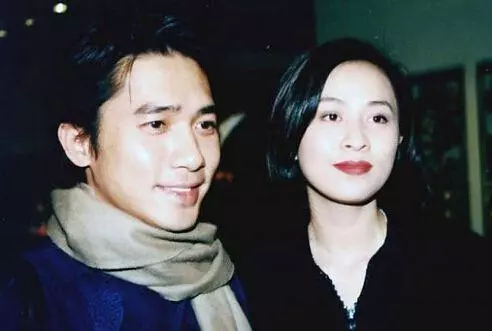 娛樂圈中五大「橫刀奪愛」事件,王菲遭遇背叛,而她們反目成仇!