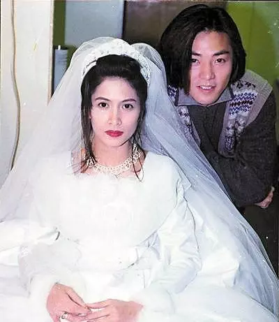 娛樂圈中五大「橫刀奪愛」事件,王菲遭遇背叛,而她們反目成仇!