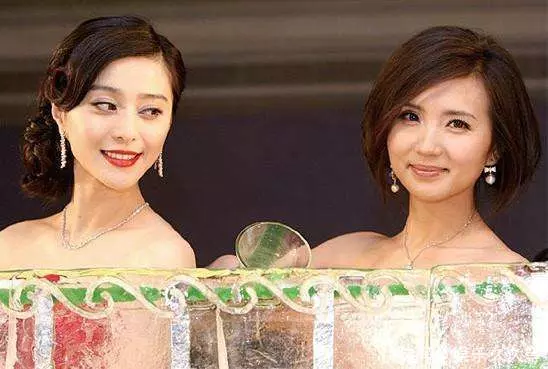 為什麼女明星都不願與范冰冰合影? 10張照片告訴你答案!