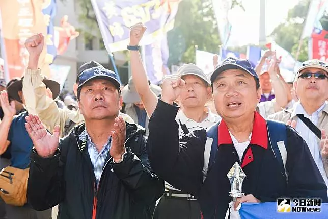 年改上路 八百壯士批綠「4無」政客:土石流遍地開花