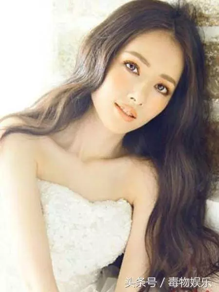 娛樂圈裡的11位「混血」女星,最美不是baby而是她!