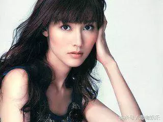 娛樂圈裡的11位「混血」女星,最美不是baby而是她!