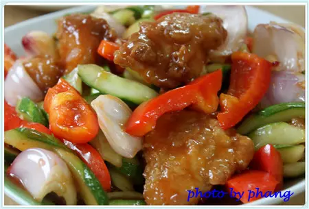 酸甜魚片~鮮甜的炸魚片,配上酸酸甜甜的辣椒醬, 超搭既醒胃,吃過,回味無窮哦!