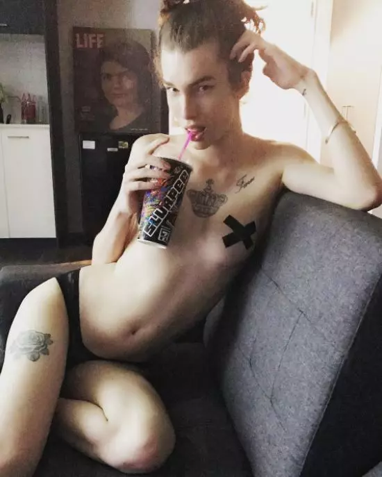 型男砸200萬整成火辣正妹「正到富商求包養」!約會100個男人後驚覺:「跟女人愛愛比較爽!」