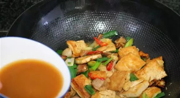 蒜香豆腐的做法大全,手把手教你怎樣煎豆腐既不粘鍋又好吃