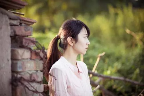 小姑子和我吵架,婆婆罵我沒教養,老公直接給小姑子一巴掌
