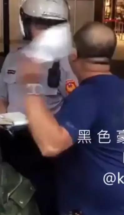 男子違停爆走嗆「我不會繳罰單啦」員警淡定照罰! 看到最後網友笑翻:「嘴巴說不要,但身體很誠實」