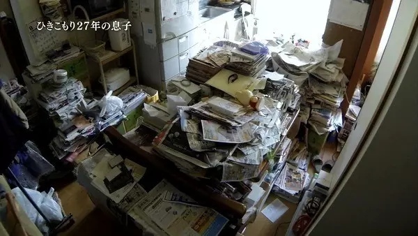 00年沒出門的家的宅男,他與他的家竟然長這個樣子... ... 不可置信的生活!