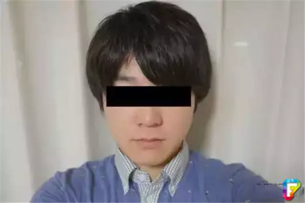 朋友送了他一個「體育場專用超級LED照明燈」 結果讓他崩潰