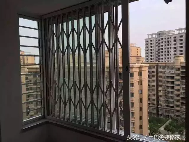 陽台還在裝防盜網你就out了?現在都流行裝這種,好看又安全!