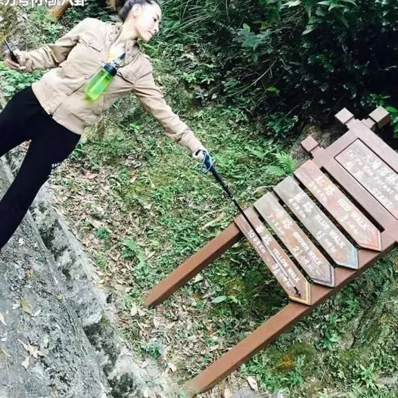 37歲張柏芝清晨爬山露素顏,謝霆鋒的回應真是太有愛了!