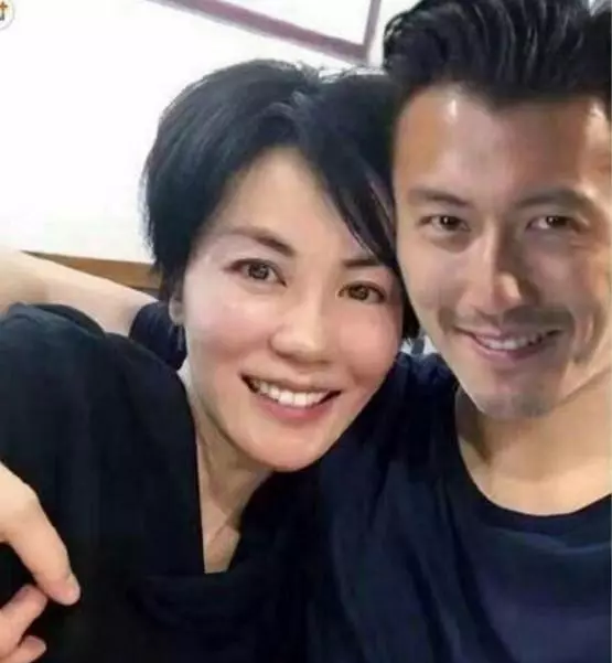 謝霆鋒、王菲好事將近?容祖兒不小心透露已經改口叫王菲「嫂子」了!