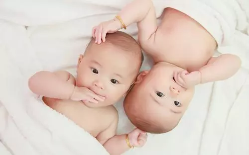 我生孩子婆婆不幫忙,如今向我們提一要求,聽了我的話她轉身離去