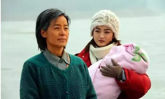 我生孩子婆婆不幫忙,如今向我們提一要求,聽了我的話她轉身離去