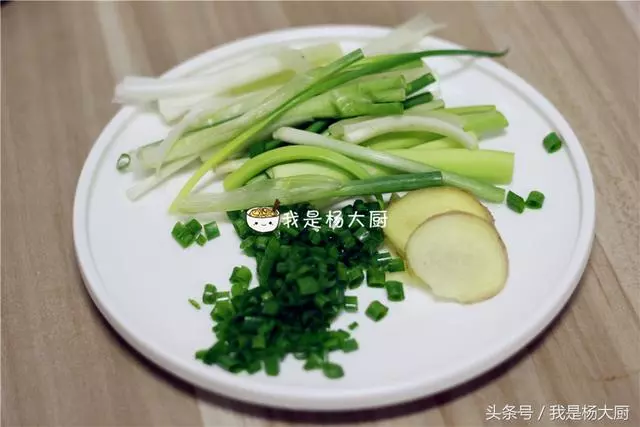 看著老公最近一直在加班,想著弄什麼好吃的給老公補補,然後媽媽跟我說可以做「這道菜」又好吃又有營養!保證你老公一定喜歡!