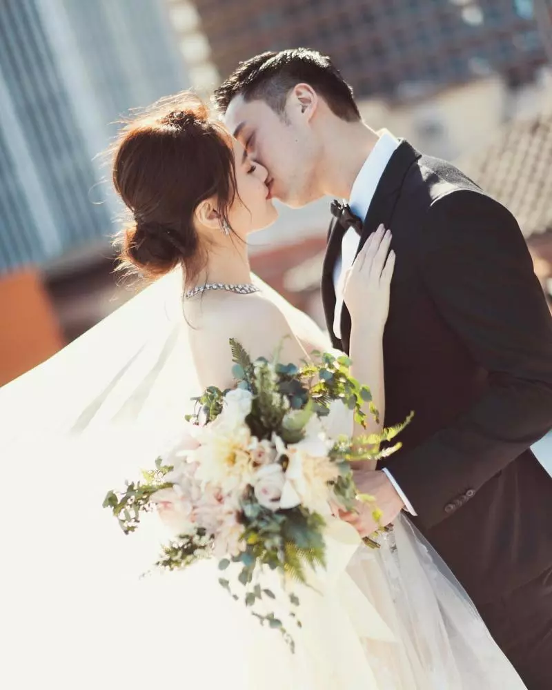 阿嬌自爆沒結婚! 先前婚禮只是婚前「單身派對」! 網友: 那你穿婚紗捧花是怎麼回事?