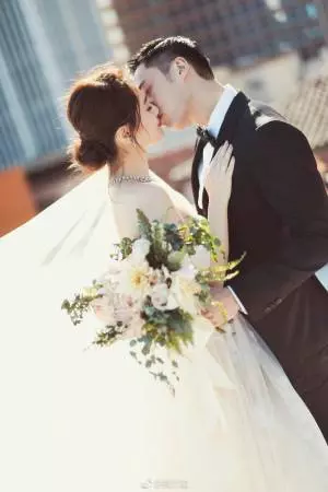 阿嬌自曝與老公未注冊 洛杉磯婚禮是婚前派對