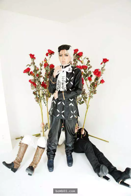 25張「完美Cosplay照片背後的真相」,鏡頭外的畫面真的把大家都笑到捧腹滾地了!