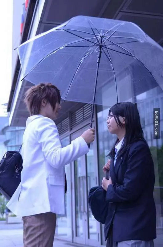 25張「完美Cosplay照片背後的真相」,鏡頭外的畫面真的把大家都笑到捧腹滾地了!
