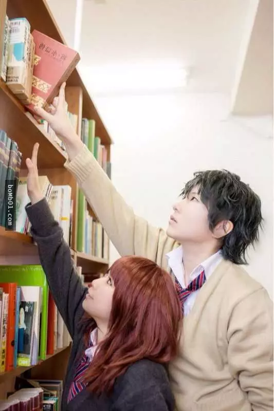 25張「完美Cosplay照片背後的真相」,鏡頭外的畫面真的把大家都笑到捧腹滾地了!