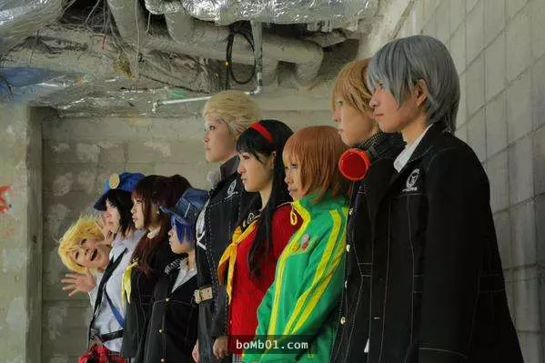 25張「完美Cosplay照片背後的真相」,鏡頭外的畫面真的把大家都笑到捧腹滾地了!